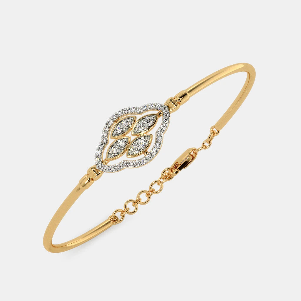 The Nohemi Oval Bangle