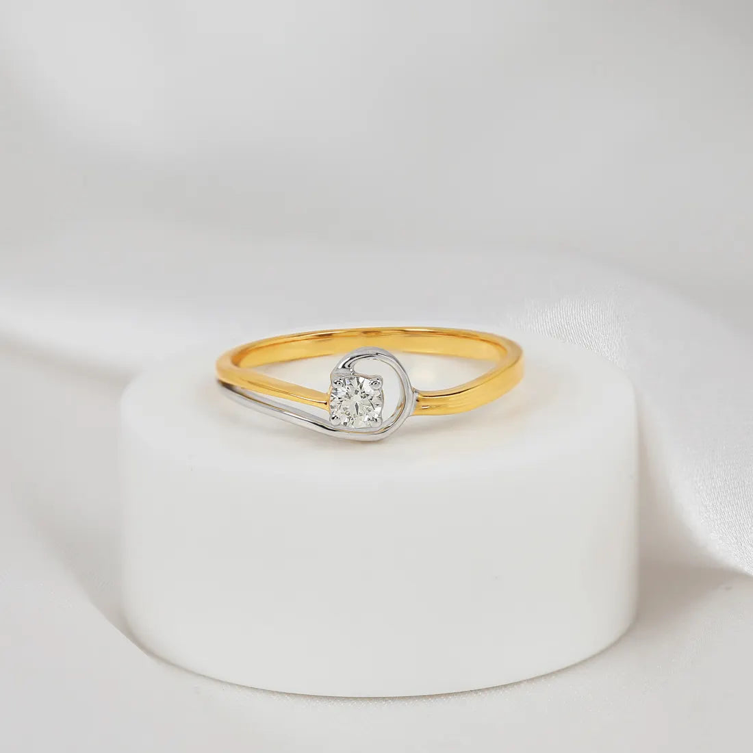 Messy Solitaire Diamond Ring